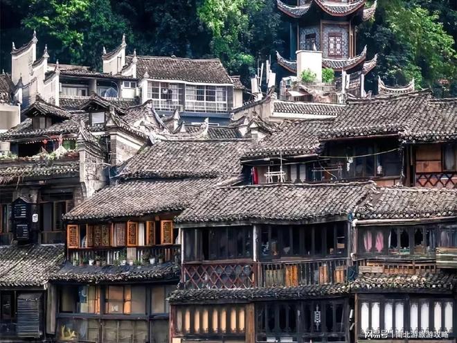 张家界五天四晚旅游攻略_张家界必玩景点行程路线_张家界天气