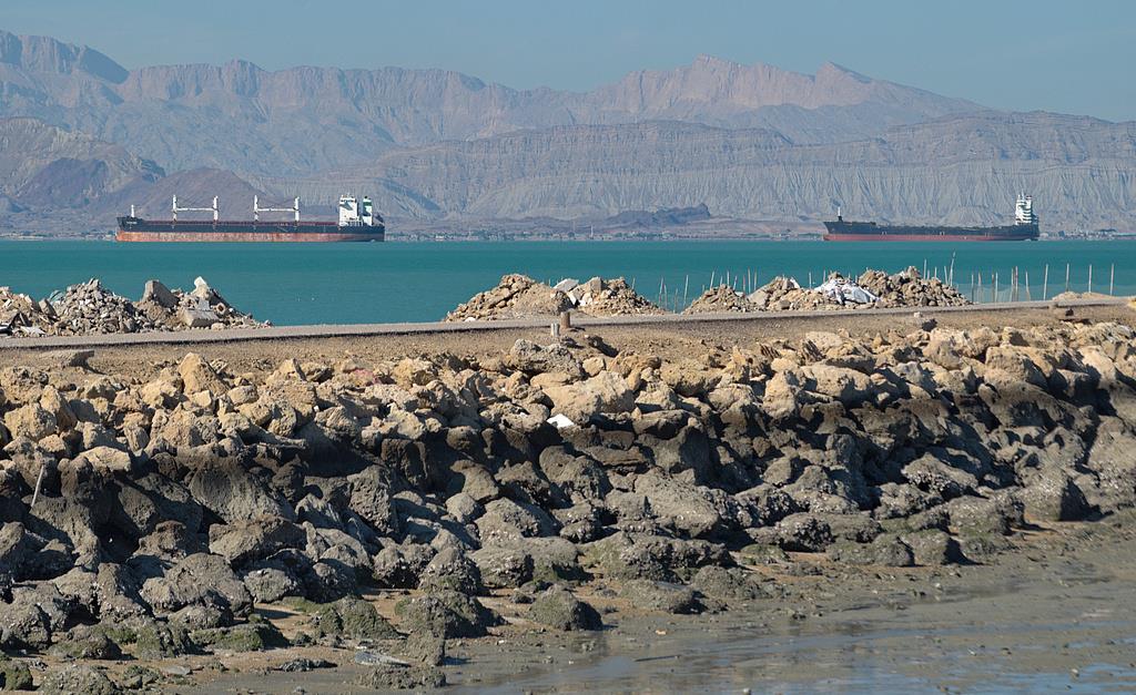 伊朗军方:已有效控制霍尔木兹海峡 无需在波斯湾布雷